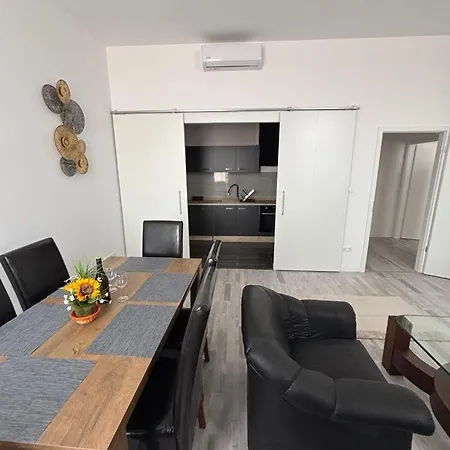 Apartamento újszerű, Jól Felszerelt A Szîvében, Ingyenes Parkolással! Debrecen