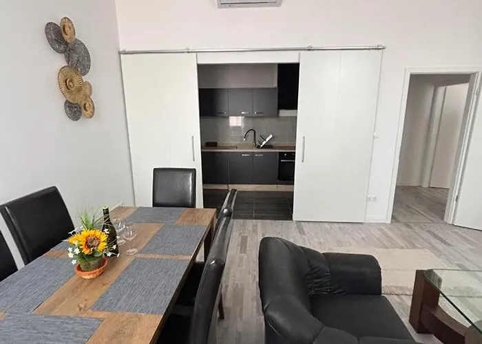 Appartamento újszerű, Jól Felszerelt A Szîvében, Ingyenes Parkolással! Debrecen